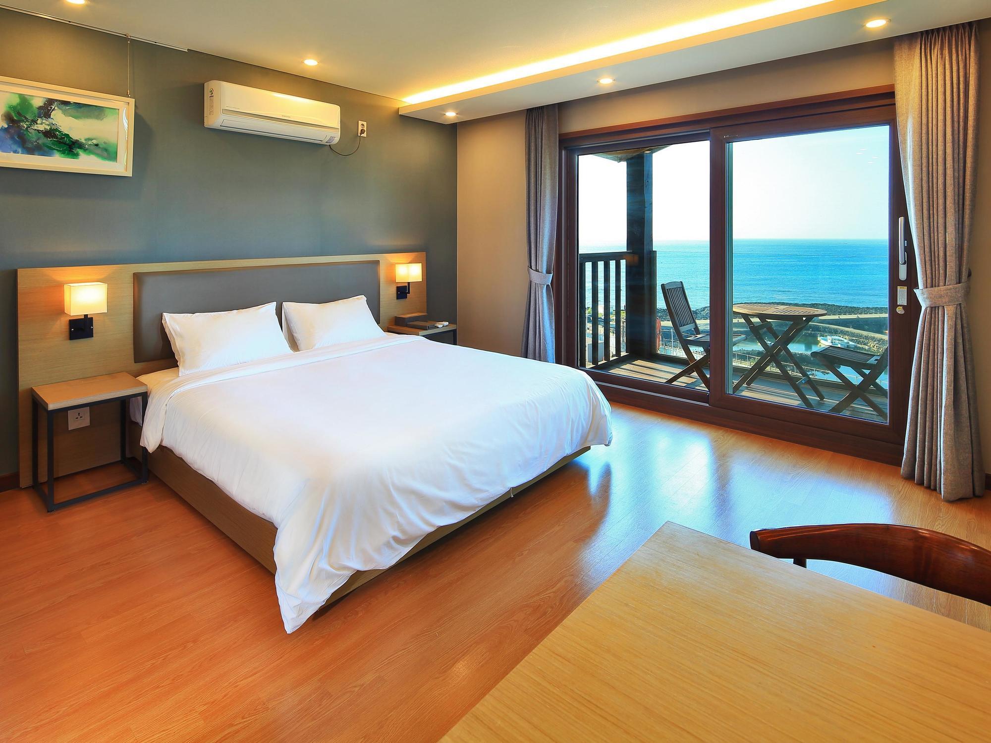Вілла Amber House Jeju Haga-ri  Екстер'єр фото